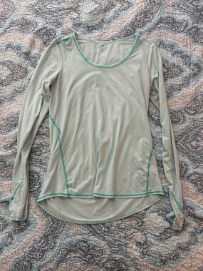 Athleta Mint Green Long Sleeve Scoop Neck Performance Top